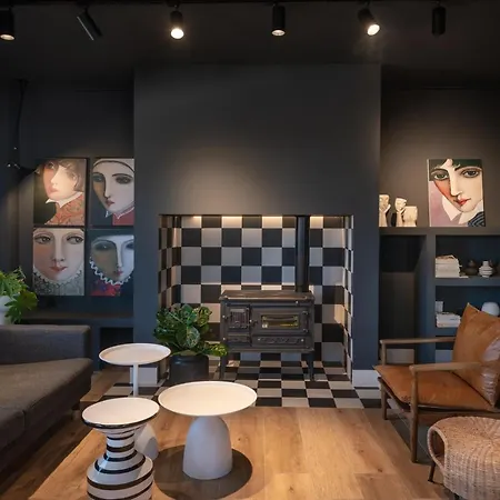 City's Best-kept Secret, Eclectic & Luxe Getaway *