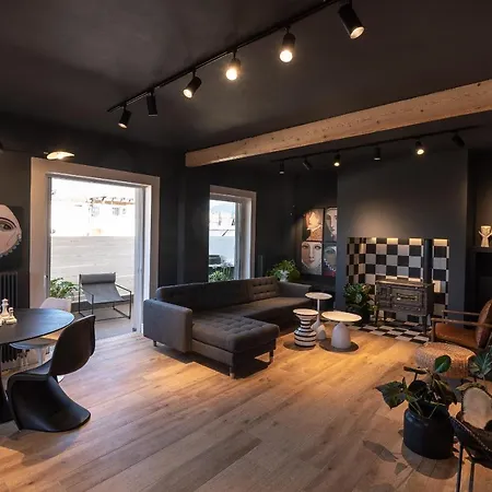 City's Best-kept Secret, Eclectic & Luxe Getaway Kalamata