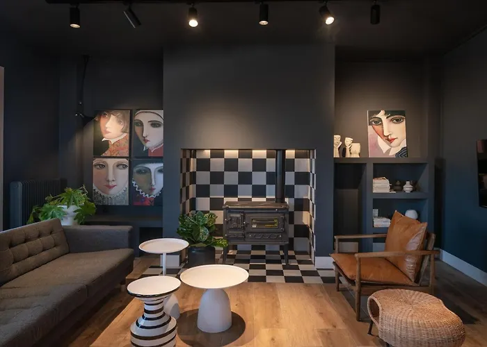 City's Best-kept Secret, Eclectic & Luxe Getaway *