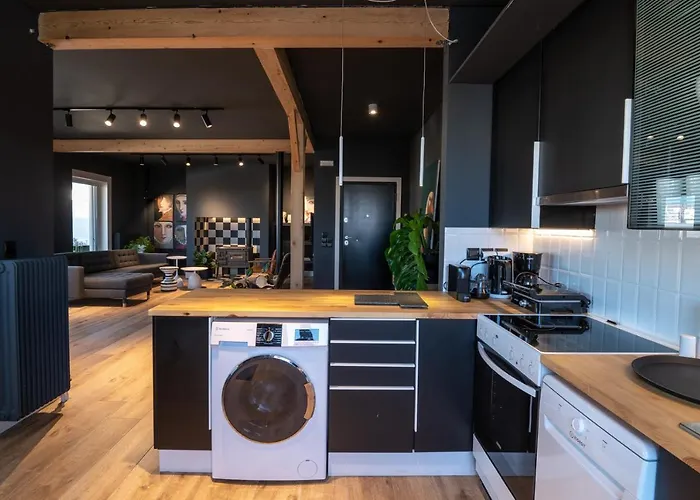 City's Best-kept Secret, Eclectic & Luxe Getaway *