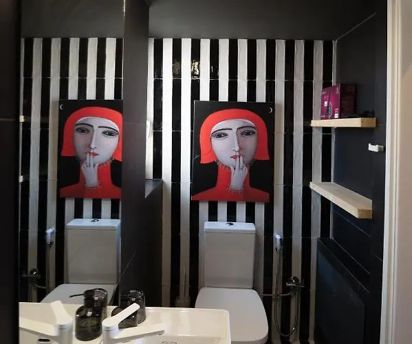 City's Best-kept Secret, Eclectic & Luxe Getaway * 칼라마타
