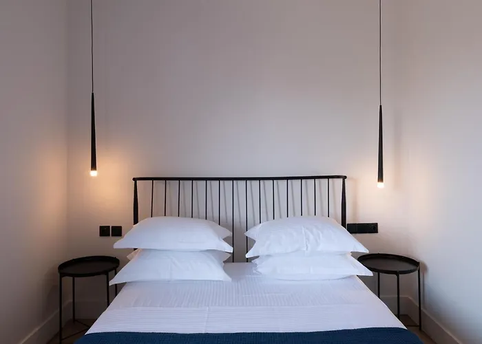 City's Best-kept Secret, Eclectic & Luxe Getaway Apartament Kalamata